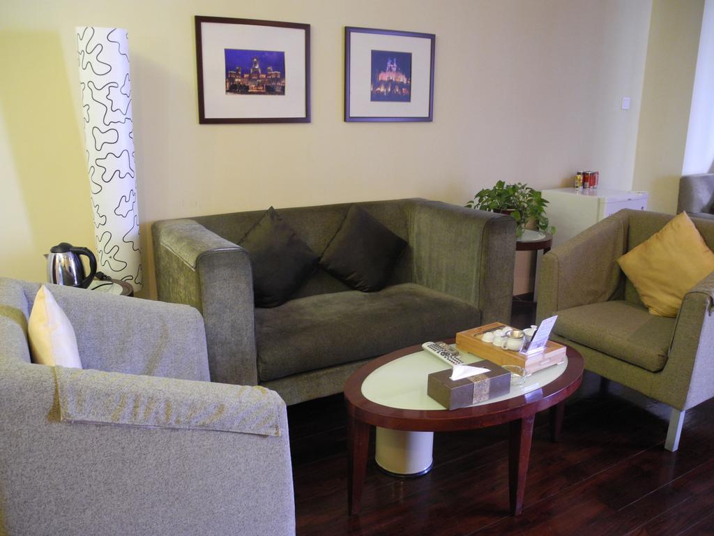 Chicago Suites International Shenzhen Room photo